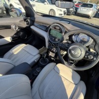 ミニコンバーチブル クーパーDCT ヒーター付レザーシート 純正ナビ　バックカメラ　ETC　ドラレコのサムネイル
