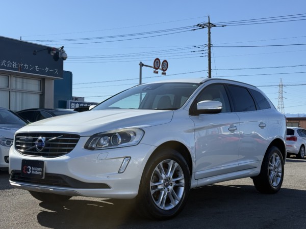 ボルボXC60 D4 SE ヒーター付パワーレザーシート　純正ナビ