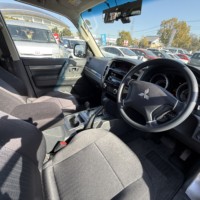 パジェロ ロング3.0GR 4WD 禁煙車　運転支援システム　4WDプレミア社1年保証付　ETC　のサムネイル