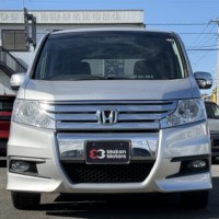 ステップワゴン 2.0スパーダZ 4WD プレミア社1年保証付 両側パワースライドドア　バックカメラ　ETC　ナビ　TVのサムネイル