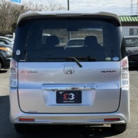 ステップワゴン 2.0スパーダZ 4WD プレミア社1年保証付 両側パワースライドドア　バックカメラ　ETC　ナビ　TVのサムネイル