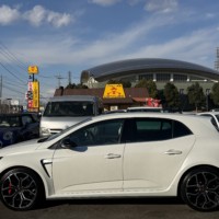 ルノー メガーヌ ルノー・スポール カップ プレミア社1年保証付　6MT　バックカメラ　ETC　シートヒーター　ドラレコのサムネイル