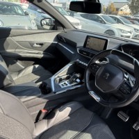 プジョー3008 GTライン サンルーフ　バックカメラ　ETC　純正ナビ　地デジTVのサムネイル