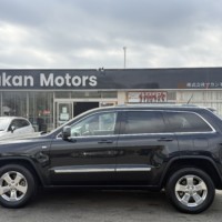 ジープグランドチェロキー ラレード 4WD バックカメラ　ETC　前後ドラレコ　パワーシート　ナビのサムネイル