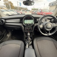 ミニ クーパーD 3ドア 純正ナビ　バックカメラ　ETCのサムネイル