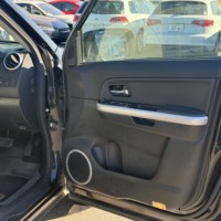 エスクード 5ドア2.4ヘリーハンセン リミテッド 4WD ヒーター付レザーシート　ETC　サンルーフのサムネイル