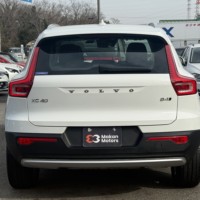 ボルボXC40 B4 AWDモメンタム 4WD アラウンドビューETC　前後ドラレコ　Carplay　バックカメラ　サイドカメラ　のサムネイル