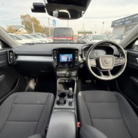 ボルボXC40 B4 AWDモメンタム 4WD アラウンドビューETC　前後ドラレコ　Carplay　バックカメラ　サイドカメラ　のサムネイル