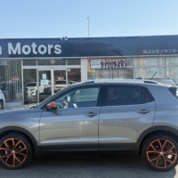 VW T-Cross TSI 1stプラス ワンオーナー　禁煙車　純正ナビバックカメラ　ETC　前後ドラレコ　スマートキーのサムネイル