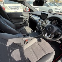 メルセデス・ベンツ CLA180 バックカメラ　ETC　シートヒーター　スマートキー　ナビのサムネイル
