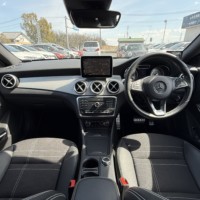メルセデス・ベンツ CLA180 バックカメラ　ETC　シートヒーター　スマートキー　ナビのサムネイル