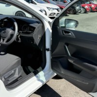 VWポロ 5ドアTSIトレンドライン キーレス　ディスプレイオーディオ　AppleCarplay(有線)のサムネイル