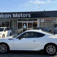 BRZ 2.0Rカスタマイズ パッケージ プレミア社1年保証付　6MT　バックカメラ　ETC　ディスプレイオーディオのサムネイル