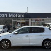 プジョー308 5ドア ロードトリップ ブルーHDi Dターボ バックカメラ　ETC　ドラレコ　スマートキー　ディスプレイオーディオ　ディーゼルのサムネイル