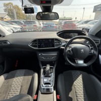 プジョー308 5ドア ロードトリップ ブルーHDi Dターボ バックカメラ　ETC　ドラレコ　スマートキー　ディスプレイオーディオ　ディーゼルのサムネイル