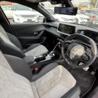 プジョー208 5ドア GT シートヒーター　バックカメラ　ETCのサムネイル