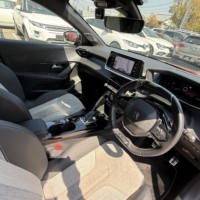 プジョー208 5ドア GT バックカメラ　シートヒーター　ETCのサムネイル