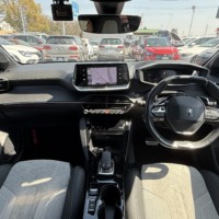 プジョー208 5ドア GT バックカメラ　シートヒーター　ETCのサムネイル