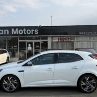 ルノー メガーヌ GT バックカメラ　ETC　シートヒータースマートキーのサムネイル