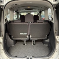 ヴォクシー 1.8ハイブリッドV プレミア社1年保証付のサムネイル