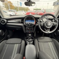 ミニ クーパーS 3ドア 6速MTターボ　ETC　純正ナビ　スマートキーのサムネイル