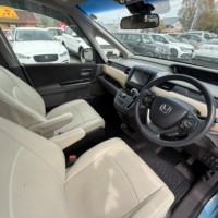 フリード 1.5Gホンダセンシング 禁煙車　プレミア社1年保証付　クルーズコントロール　バックカメラ　両側パワースライドドア　ETC　スマートキーのサムネイル