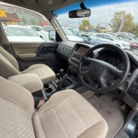 パジェロ ロング3.0ZR 4WD 5MT　バックカメラ　ナビのサムネイル