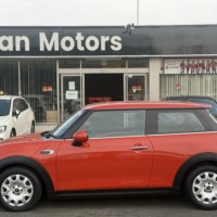 ミニ ワン3ドア 禁煙車　6速MTターボ　シートヒーター純正ナビ　バックカメラ　ETC　ドラレコのサムネイル