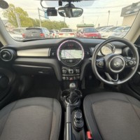 ミニ ワン3ドア 禁煙車　6速MTターボ　シートヒーター純正ナビ　バックカメラ　ETC　ドラレコのサムネイル