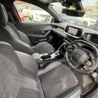 プジョーe-208 GT プレミア社1年保証付　ワンオーナーのサムネイル