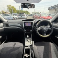 フォレスター 2.0XS 4WD ヒーター付パワーシート　サンルーフ　ETC　バックカメラ　プッシュスタートのサムネイル