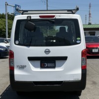 NV350キャラバン 5ドアバン2.0DX EブレーキPKGロング プレミア社1年保証付　ETC　ナビ　AWスタッドレスタイヤ付のサムネイル