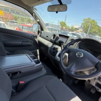 NV350キャラバン 5ドアバン2.0DX EブレーキPKGロング プレミア社1年保証付　ETC　ナビ　AWスタッドレスタイヤ付のサムネイル