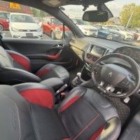 プジョー208 3ドアGTi 禁煙車　6速MTターボ　ETCクルーズコントロールのサムネイル