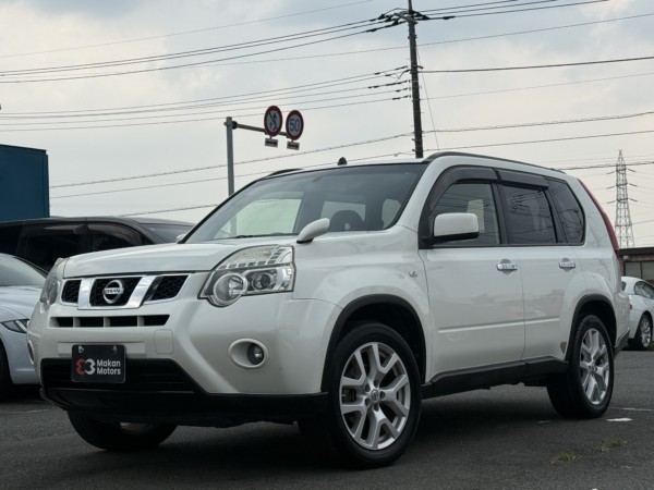 エクストレイル 2.0 20Xtt 4WD プレミア社1年保証付　バックカメラ　ETC　全席シートヒーター付　ナビ　TV